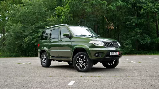 UAZ 3163 Patriot AT