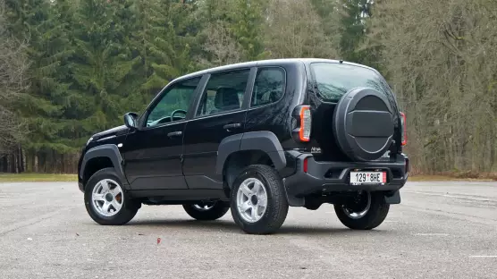 Lada Niva Travel