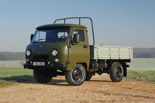 UAZ 3303 dropside truck