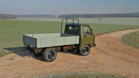 UAZ 3303 dropside truck